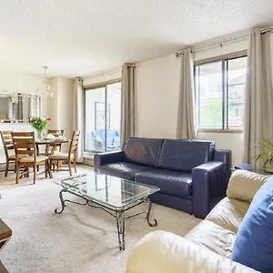 Entire Downtown, Walk To Bmo & Stampede, Parking, 1,5 Hrs To Banff , Calgary Canada