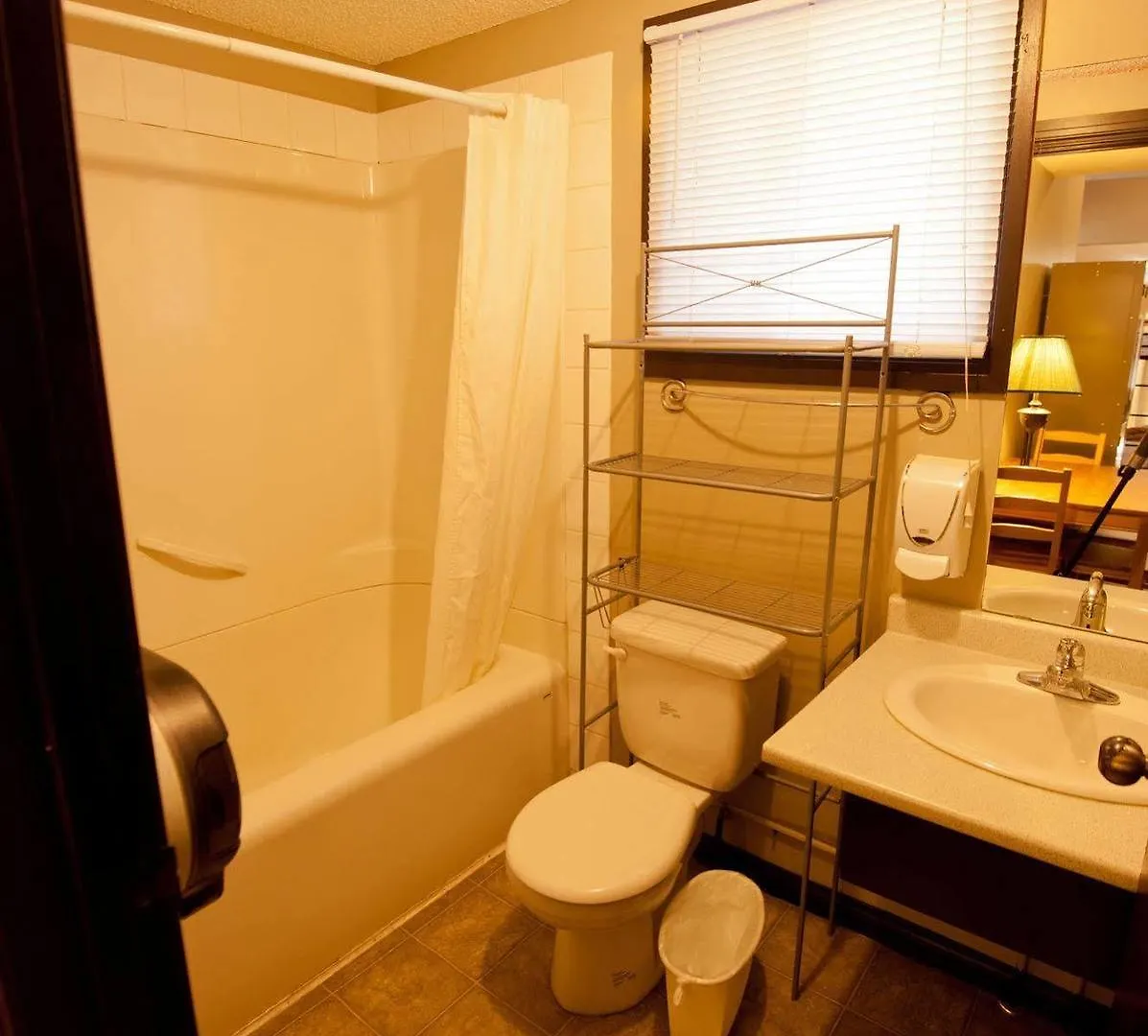 Banff International Hostel 0*,  Canada